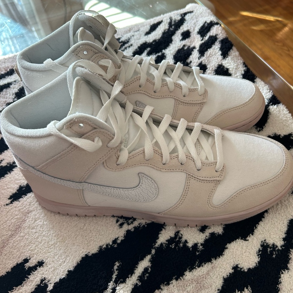 Nike White and Cream Athletic Shoes